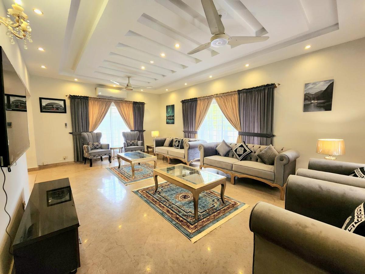 The Millenial Apartments & Suites Bahria Town Равалпинди Стая снимка